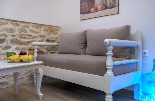Ermoupoli Apartment | Vanilla House