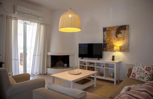 Milos Apartment | Veloudi's Apartment 1