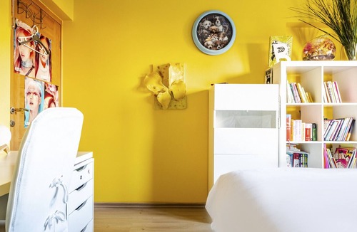 Ust Bostanci Apartment | Vibrant Flat with Balcony in Atasehir