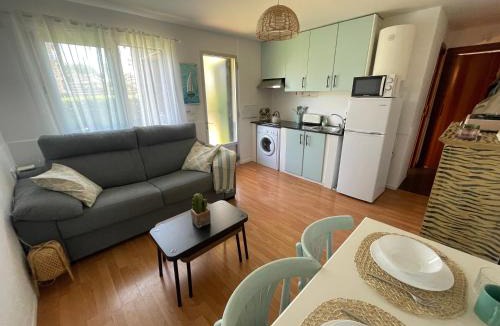 Los Delfines Apartment | Vida Soladana - Cala en Forcat - piscina, playa, A/C, Smart TV.