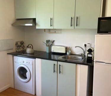 Los Delfines Apartment | Vida Soladana - Cala en Forcat - piscina, playa, A/C, Smart TV.