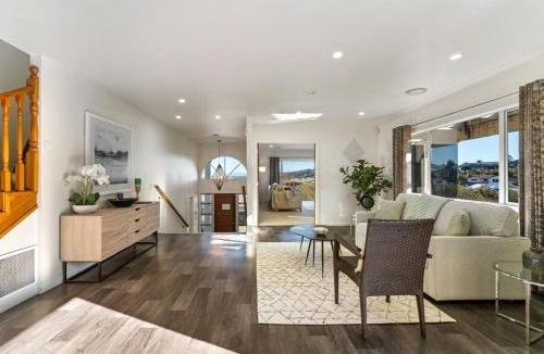 Nukuhau House | Views and More at 34