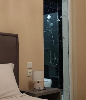 Qeparo House | Vila Alexandros
