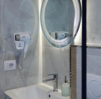 Razem Hotel | Vila Alpini
