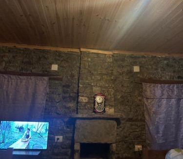 Lazarat House | Vila Jani Stone House Fireplace near Përmet Quiet Nature Stay