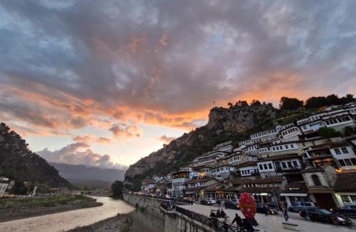 Berat Villa | VILA Moreja