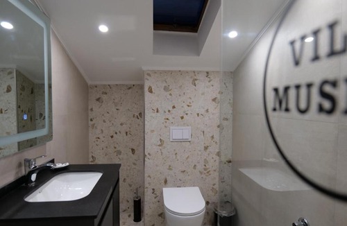 Korce Hotel | Vila Muslli