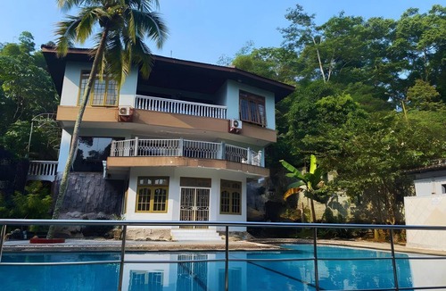 Megamendung Villa | Villa ∙ 4 bedrooms ∙ 30 guests