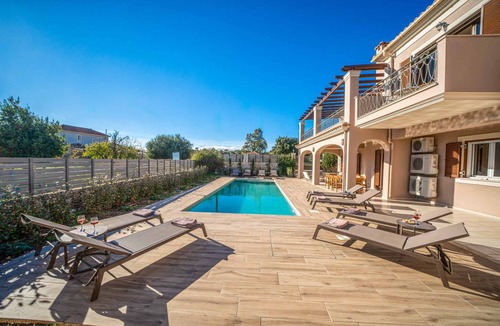 Thiramonas Villa | Villa ∙ 5 bedrooms ∙ 10 guests