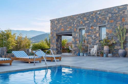 Agios Nikolaos Town Villa | Villa Aiolos Glaros - Seafront Retreat near Agios Nikolaos