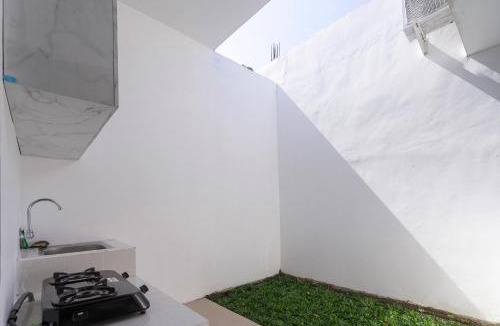 Kemuninglor Villa | Villa Albasia by Calli Rooms