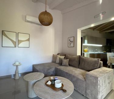 Faistos Apartment | Villa Aspasia with private Jacuzzi - Oasis Resort