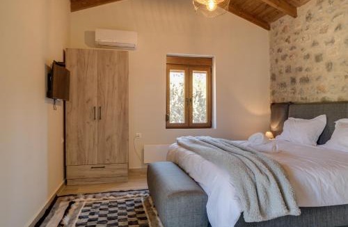 Arachova Ski Chalet | Villa Athina Stone & Snow