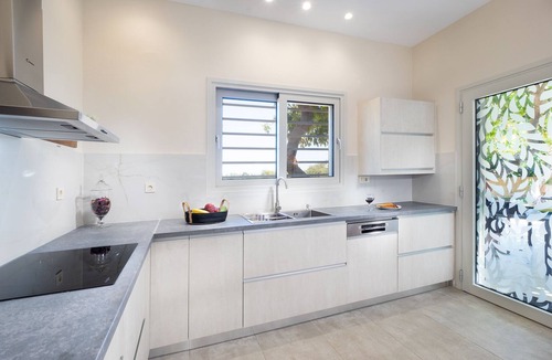 Nerokouros Villa | Villa Avo, 2 BD, 2 BA, private heated jacuzzi!