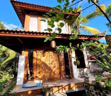 Tampaksiring Villa | Villa Baruna - 2 storey teak villa - volcano view