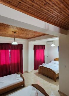 Piqeras House | Villa Bianca1