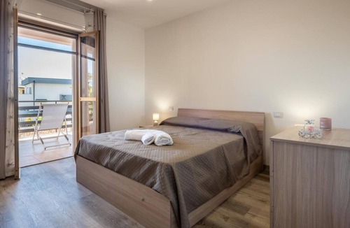 Torre Colonna-sperone Apartment | VILLA CAROLA GROUND FLOOR