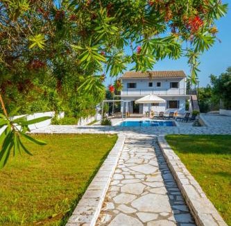 Apraos Villa | villa camross