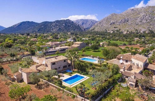 Pollensa Villa | Villa 'Can Joan' with Mountain View, Wi-Fi and Air Conditioning