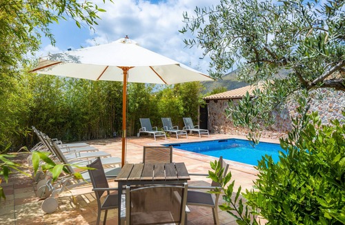 Les Palmeres Villa | Villa 'Can Magraner' with Mountain View, Wi-Fi and Air Conditioning