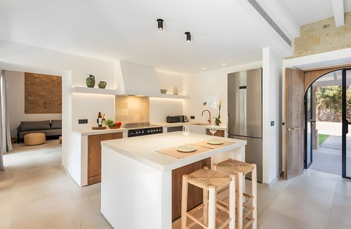 Pollensa Villa | Villa 'Can Mas Antigua' with Mountain View, Wi-Fi and Air Conditioning
