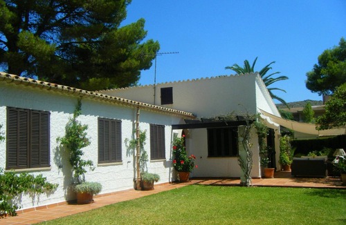 Puerto de Pollensa Villa | Villa Can Singala, Playa Puerto Pollensa Mallorca, private garden and pool