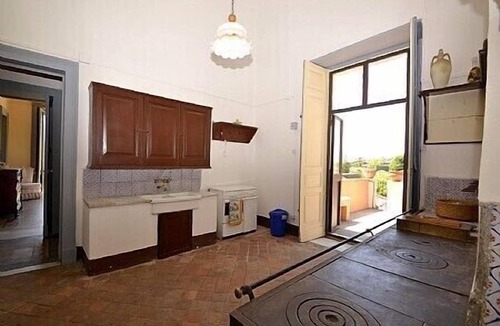 Viagrande House | Villa Carlina C: A characteristic and welcoming apartment that is part of an ancient manor house.