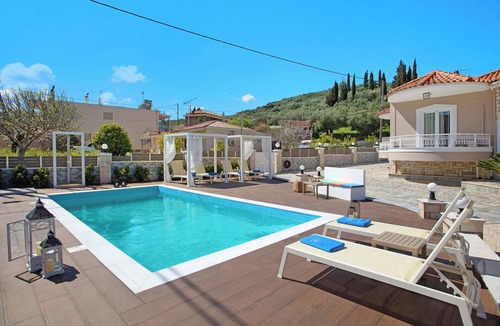 Alikanas Villa | Villa "Chrysoula" with Mountain View, Private Pool & Wi-Fi