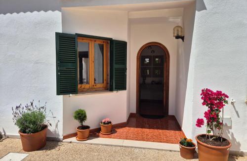 Cales Piques House | Villa con piscina privada Cala en Blanes, Menorca