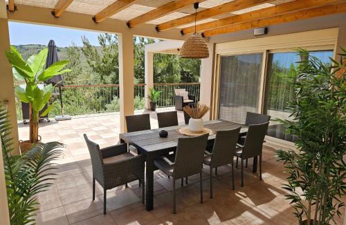 Monopari Villa | Villa Del Monte