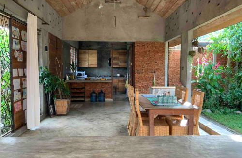 Bukit Lawang House | Villa di Bukit Lawang: LocalDailyLife, near Jungle