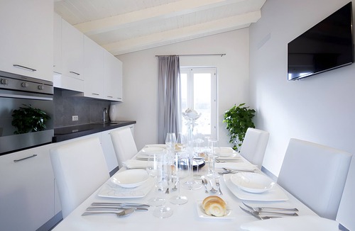 Rovittello Villa | Villa 'Eden' with Mountain View, Wi-Fi and Air Conditioning