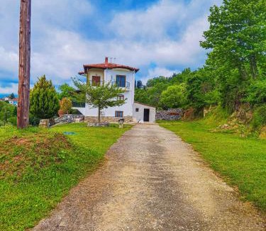 Edessa Villa | Villa Etheras - Nested between Nature by Amazing View - 5 mins from Edessa