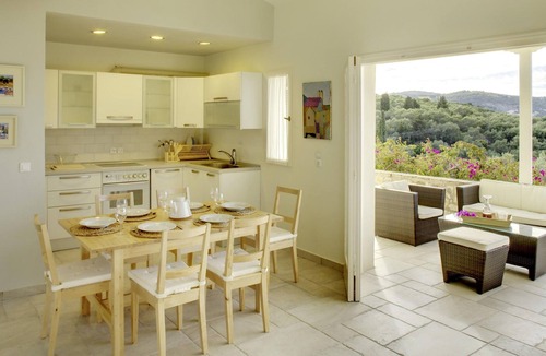 Katsimatika Villa | Villa Flora in Paxi With 4 Bedrooms and 4 Bathrooms