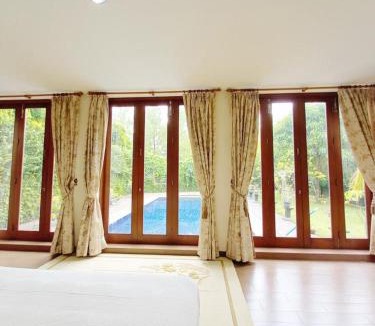Sukaraja House | Villa Gathering Yuni Syahla