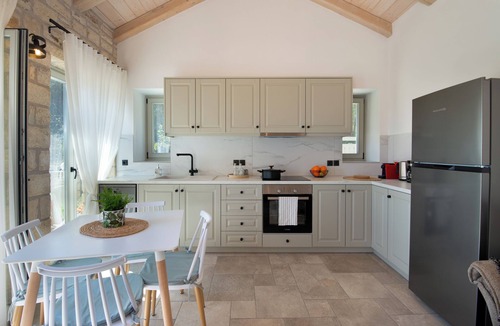 Mpogdanatika Villa | Villa Iliana on Paxos is looking forward to host you.