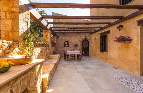 Achlades Villa | Villa in Crete with pool, patio, BBQ and cozy ambience!