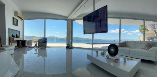 Loutropyrgos Villa | Villa Infinity