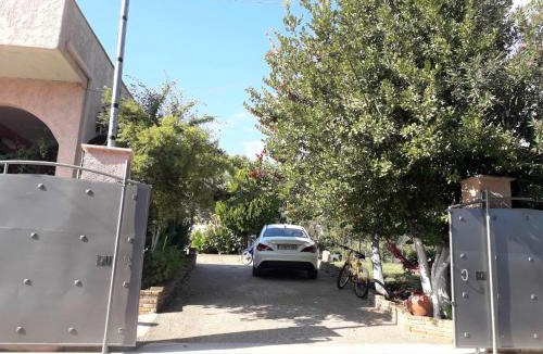 Fragkaki House | Villa Ioanneta - Close to sea, private parking, pet-friendly