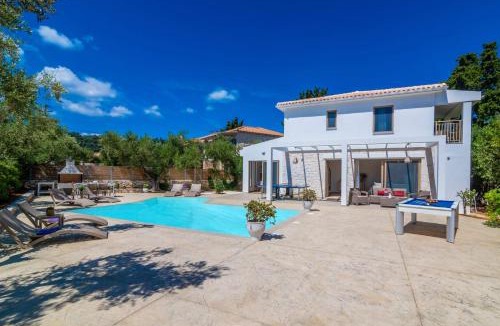 Ano Vasilikos Villa | Villa Ionio Deste by Villa Plus