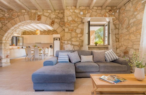 Ano Vasilikos Villa | Villa Ionio Elia by Villa Plus