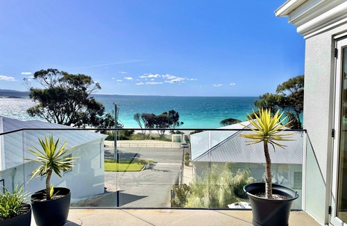 Binalong Bay House | Villa Jasper - Spacious villa style accommodation with panoramic views