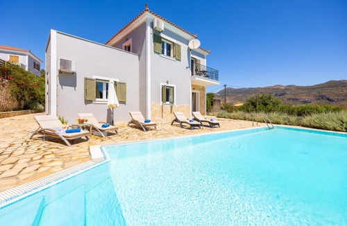 Kateleios Villa | Villa Kostis - Three Bedroom Villa, Sleeps 6