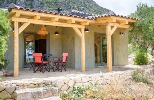 Kolaitis Villa | Villa Koukounari at Chionata