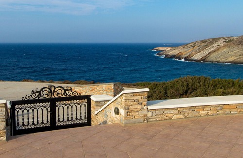 Ios Villa | VILLA LOVE AT PLAKOTOS