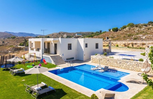 Monopari Villa | Villa Marielia - Three Bedroom Villa, Sleeps 6