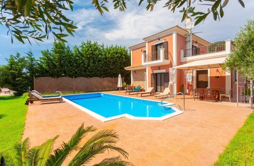 Sarlata Villa | Villa Marina - Three Bedroom Villa, Sleeps 8