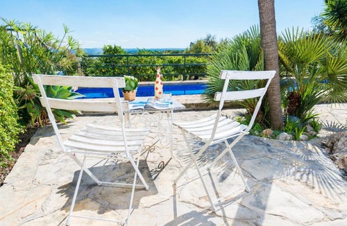 Buger House | Villa MESTAY