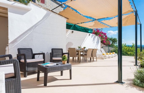 Buger House | Villa MESTAY
