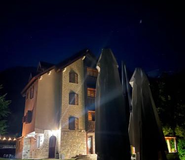 Shale Hotel | Villa Molla